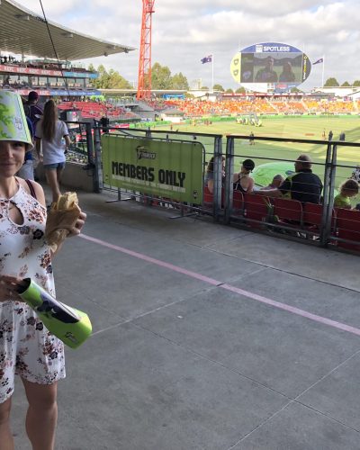 cricket jenis candid mommy